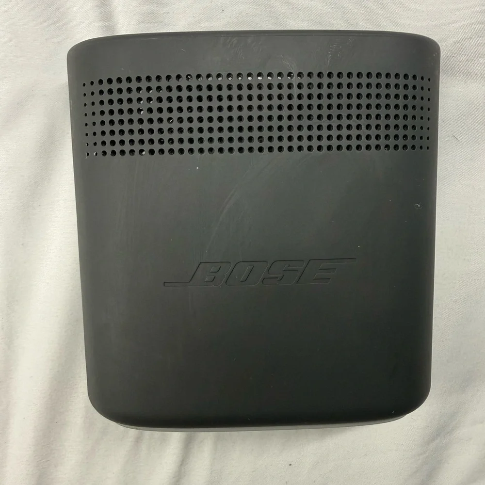 Bose Soundlink Color II - Charcoal Wireless Speaker - Like New - Picture 3 of 4